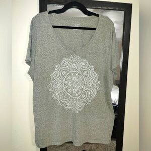 Lane Bryant Mandala design Boho comfy V neck Tee sz 22/24